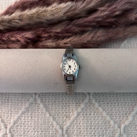 Vintage Silver Quartz Bracelet Watch - Picture 3 of 8